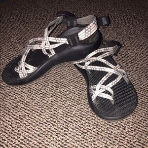 Chacos Women’s size 7 like new grey and white